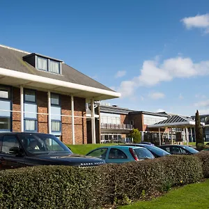 Отель Luton South - M1, Junction 9, An Ihg ***